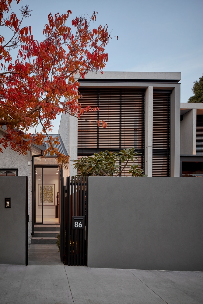 External Blinds in The Shade Home