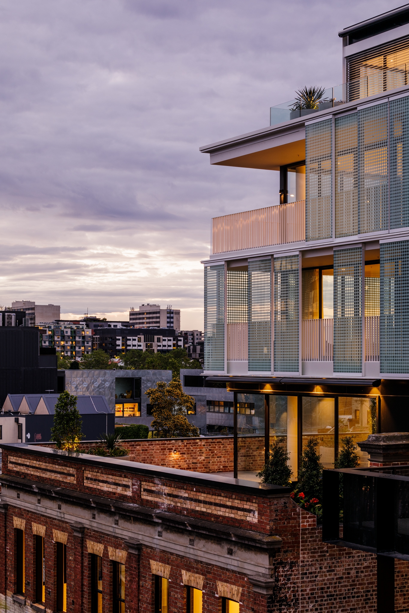 External Blinds in Fitzroy House Apartments