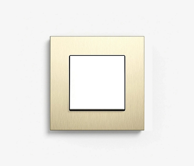 Interruptor color oro claro