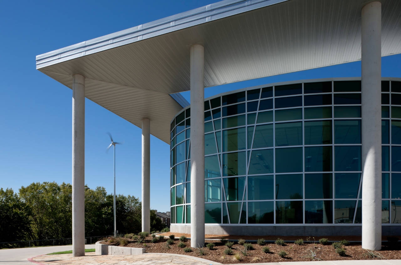 Metalic Walls and Roof at School