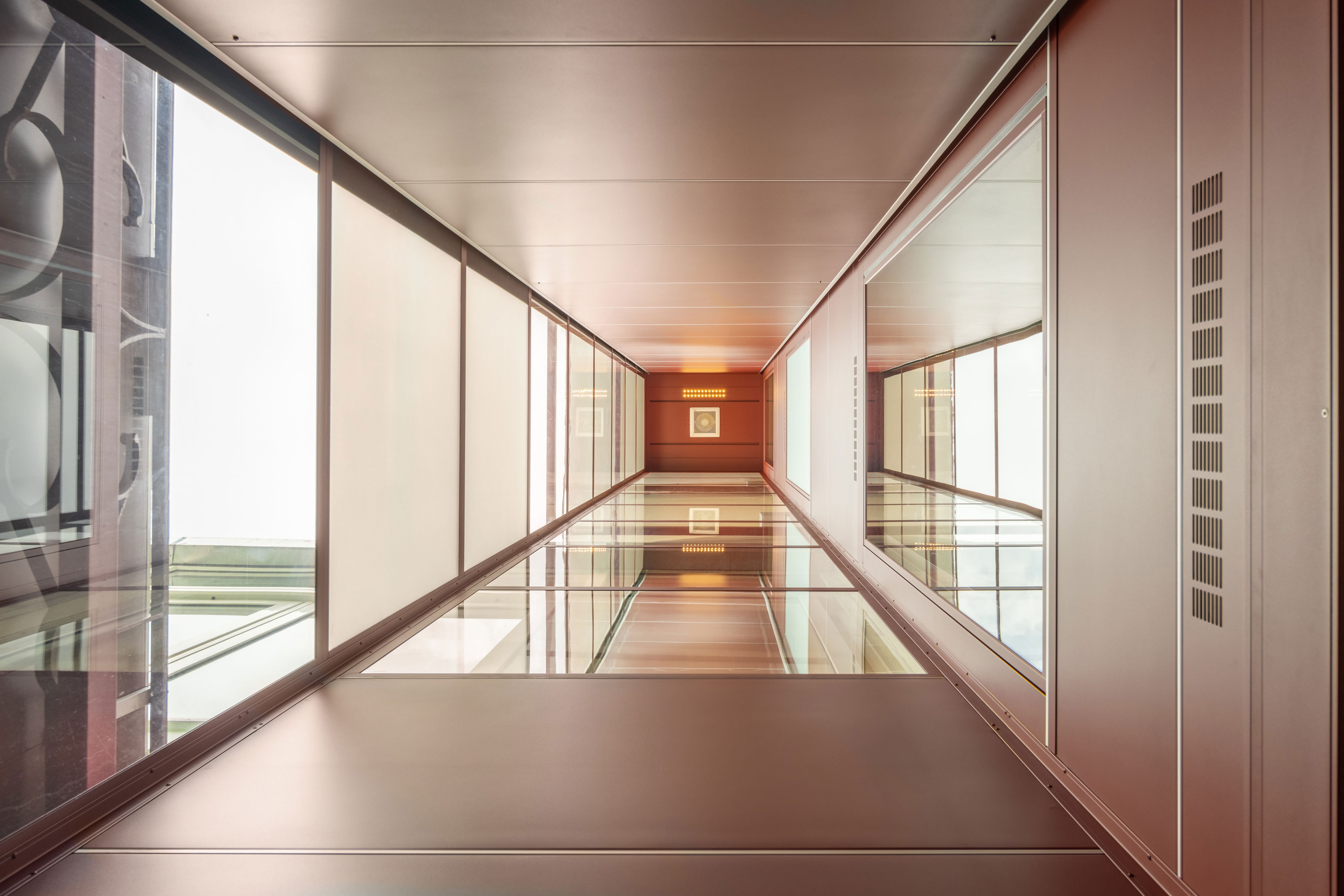 Outdoor Glass Elevator for Panoramic Villa Views