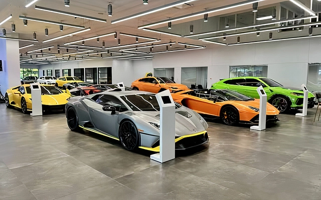 DITRA membranes applied on the floor levelling of the car showroom