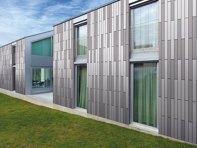 Vertical slat application