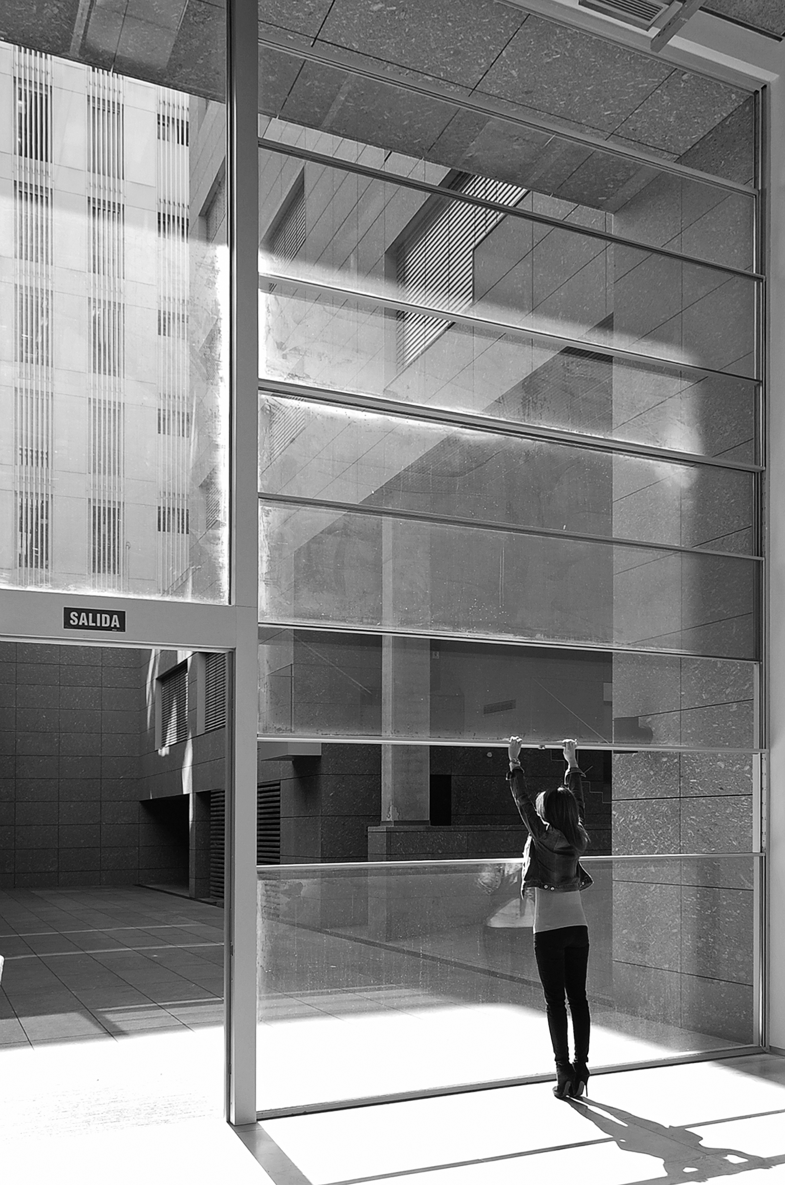 Ventana Minimalista - ah! Vertical Sliding