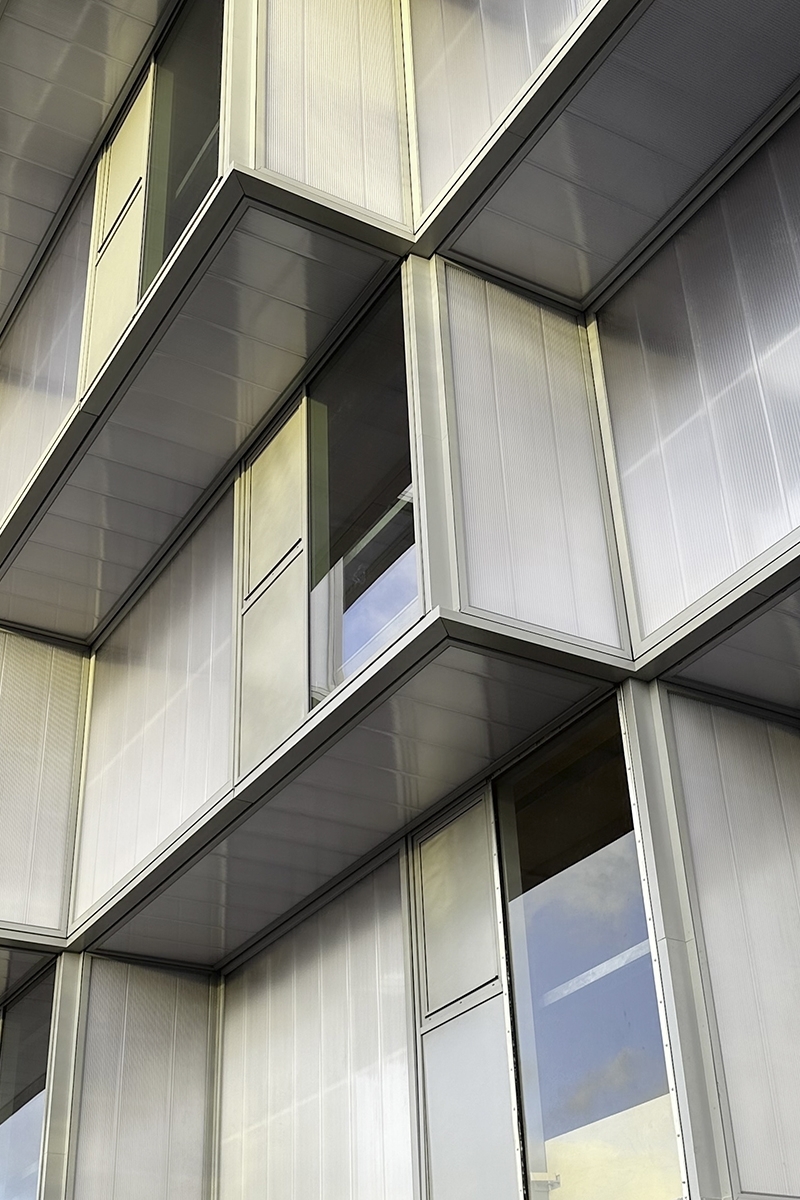 Urban Industrial Architecture with Polycarbonate