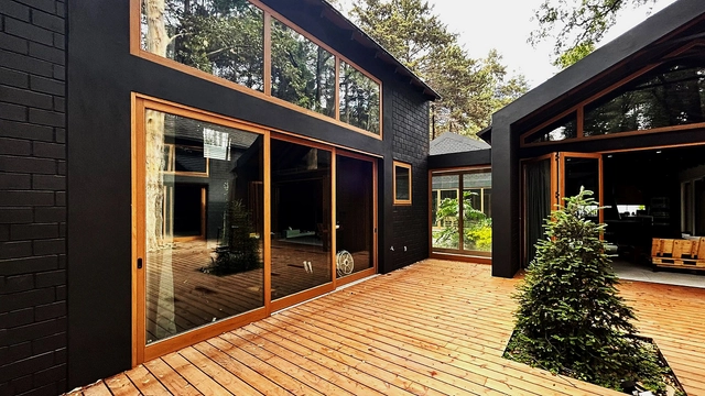 Decks y carpinterías en Casa del Bosque