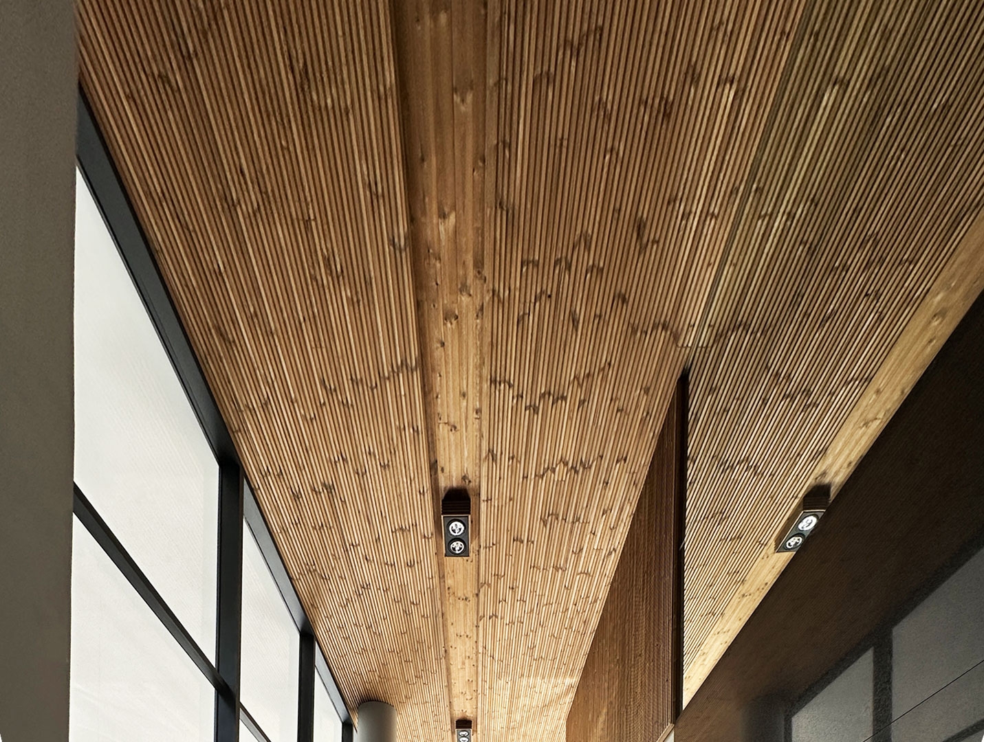 Revestimientos Thermowood en Evoque Belgrano