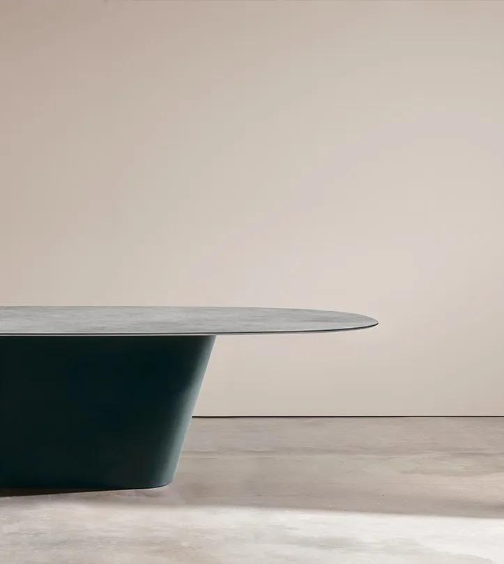 Outdoor Dining Tables