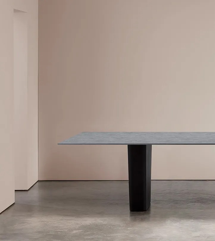 Outdoor Dining Tables