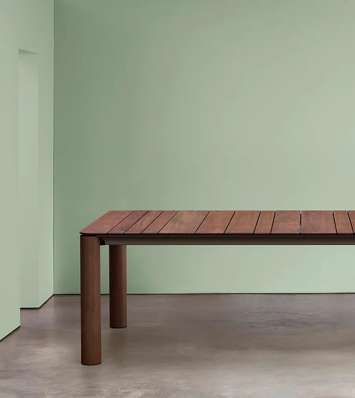 Outdoor Dining Tables