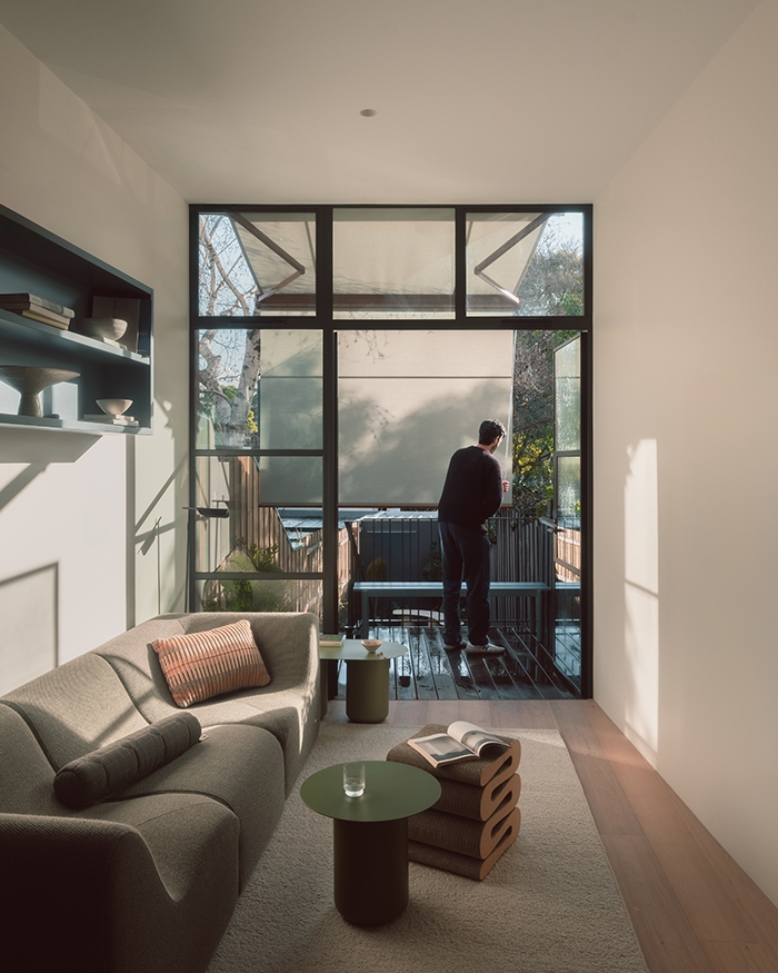 Retractable Folding Arm Awning in Melbourne Terrace