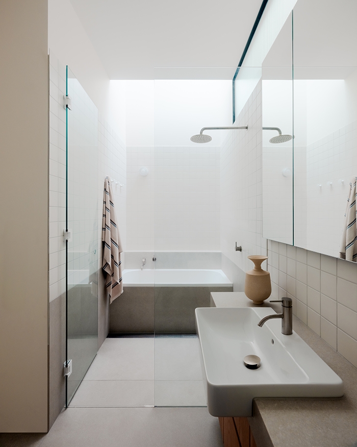 Retractable Folding Arm Awning in Melbourne Terrace