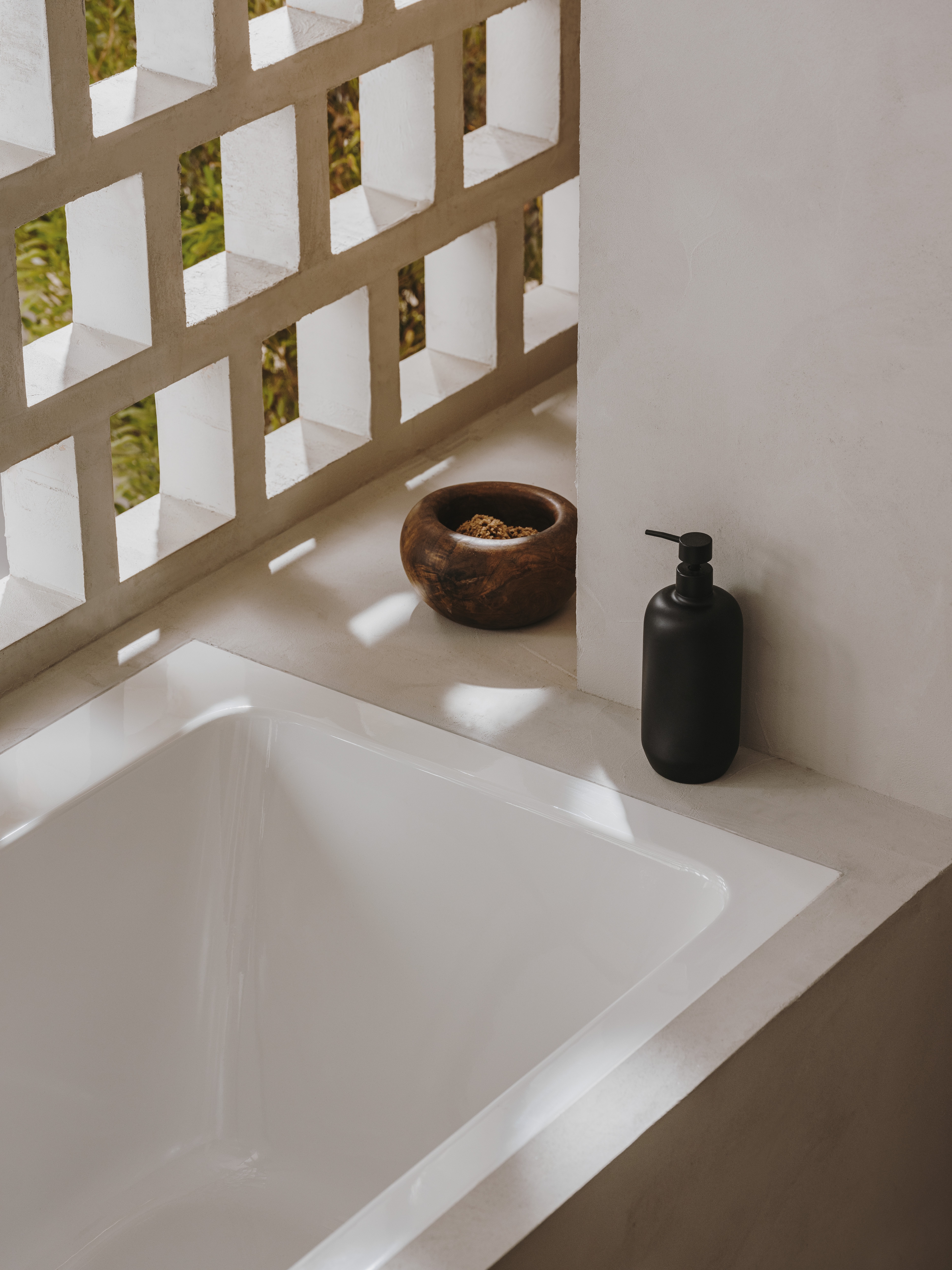 Baths - Ona Collection