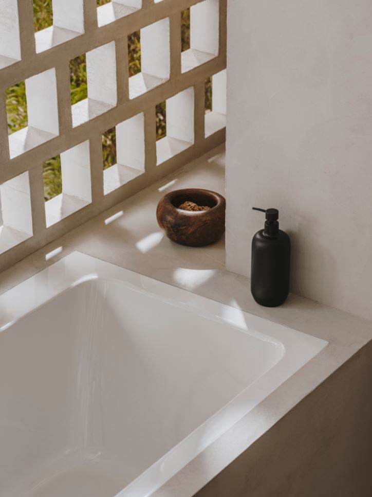 Bathroom Accessories - Tura, Ona & Tempo