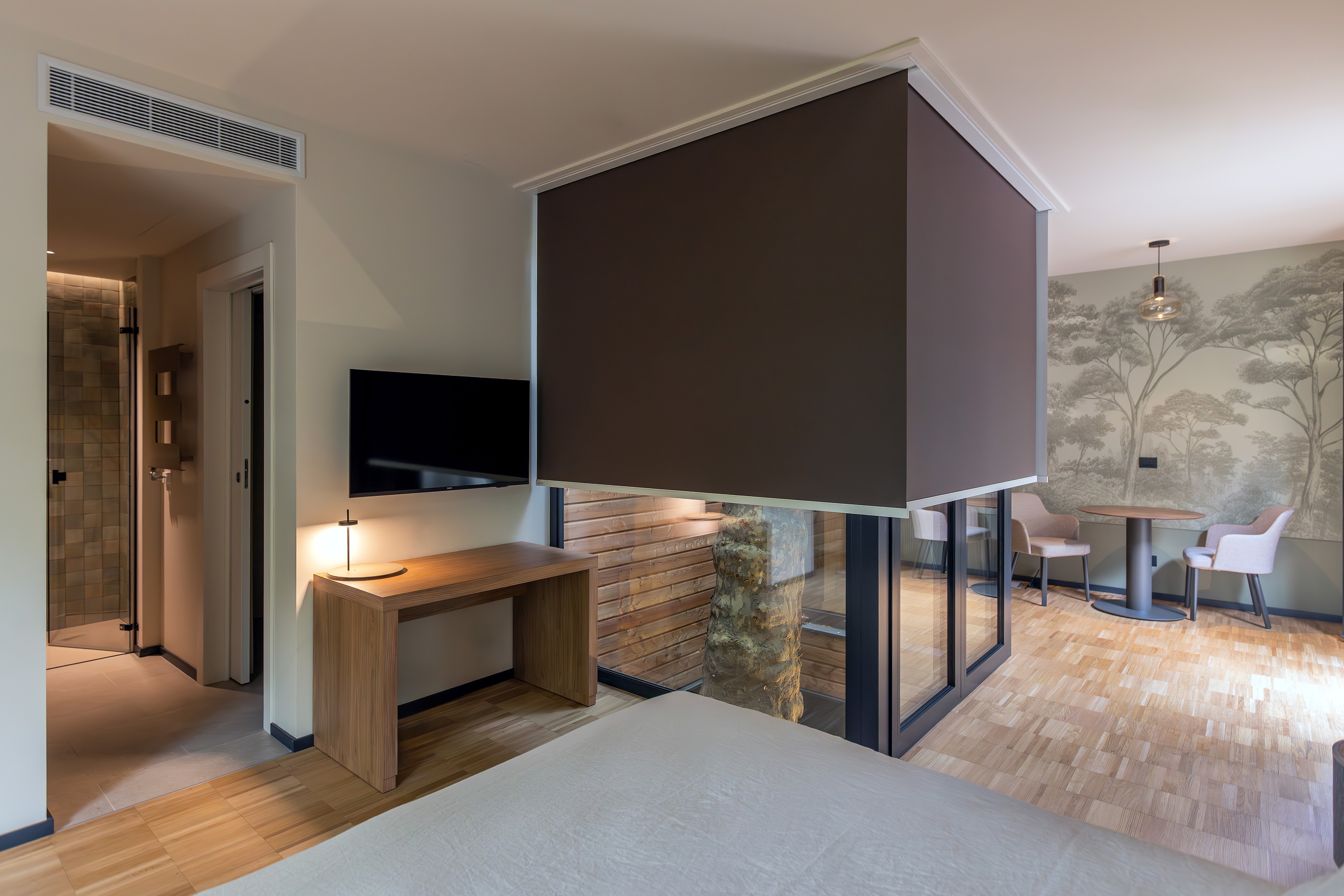 One-Box Blinders at Paduan Green Lodges