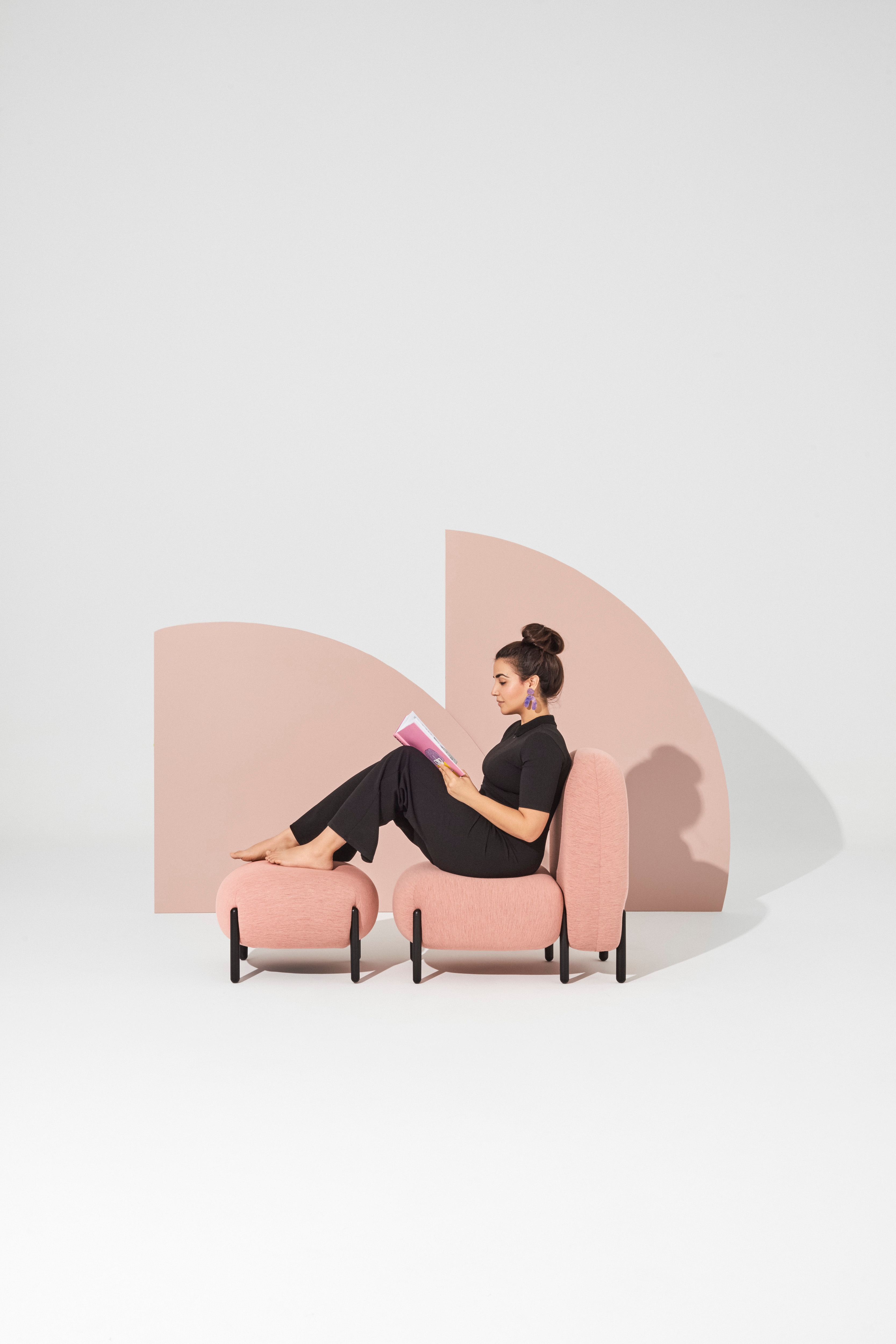 Sofa and Pouf | BALLOON
