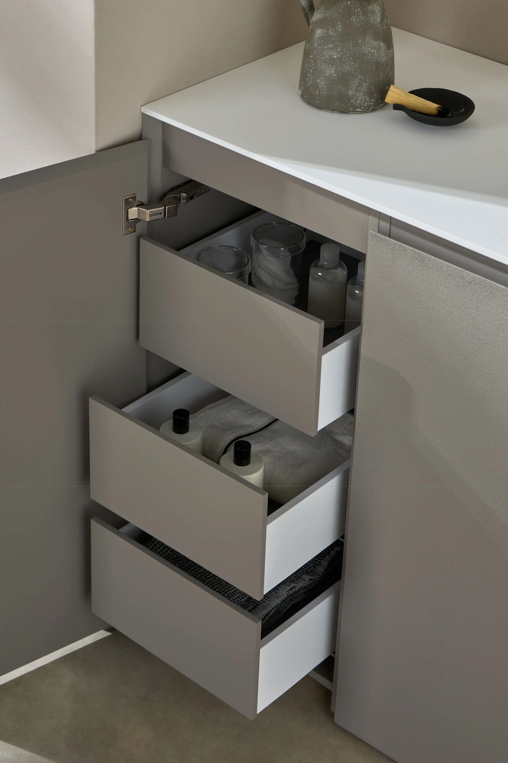 Floor-Standing Drawer Modules - Lacquered