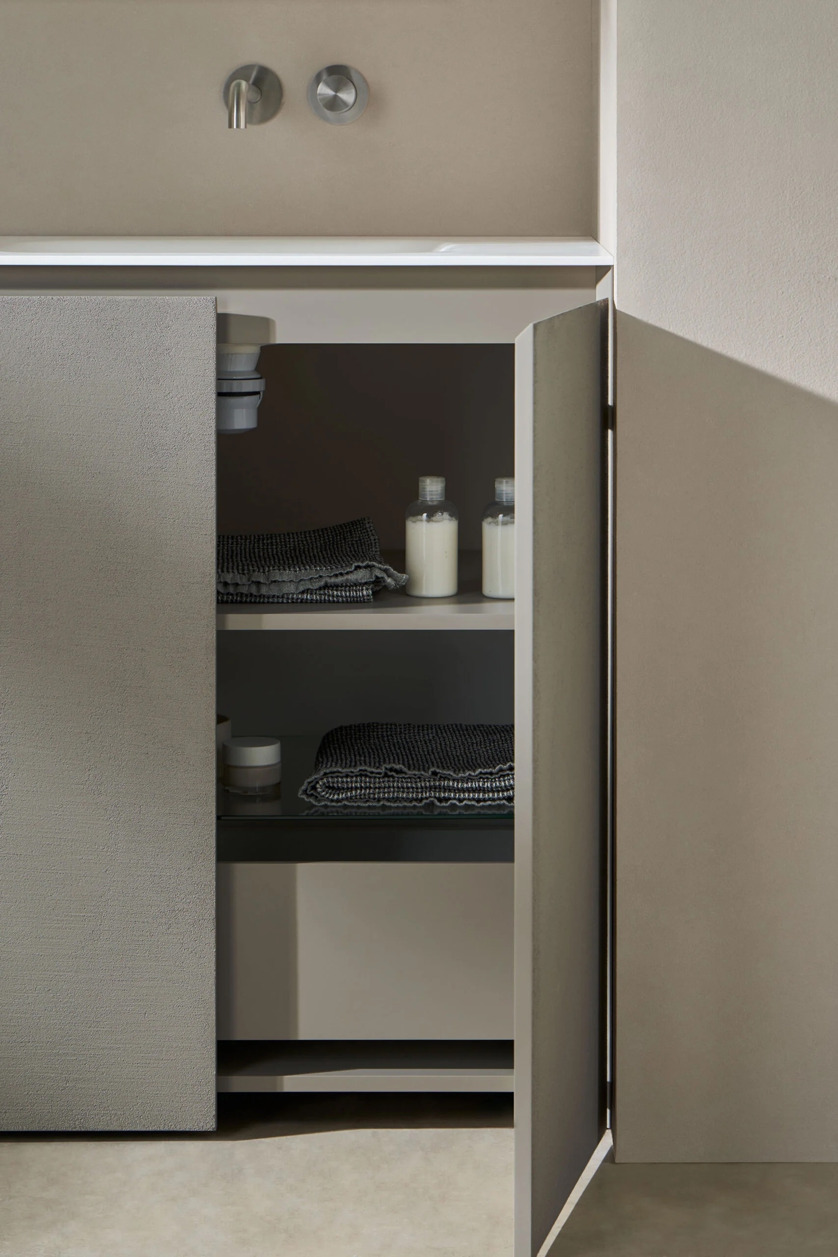 Floor-Standing Drawer Modules - Lacquered