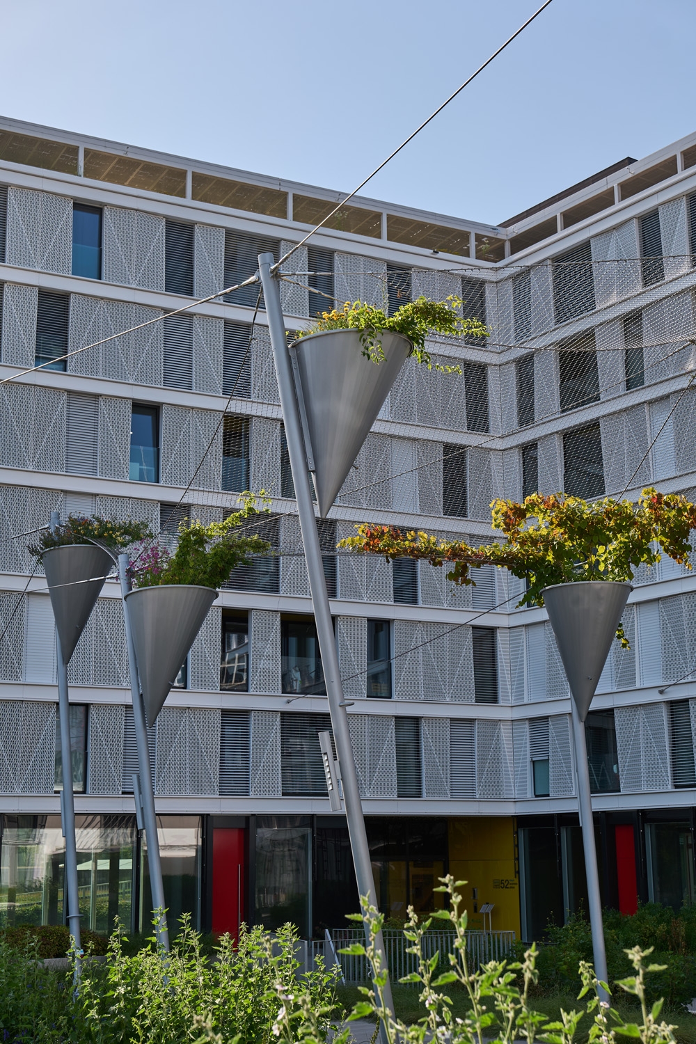 Stainless Steel Ropes in Oerlikon Green Shade Roof