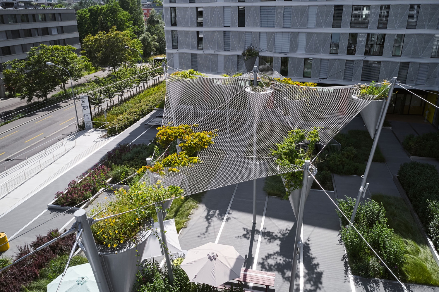 Stainless Steel Ropes in Oerlikon Green Shade Roof