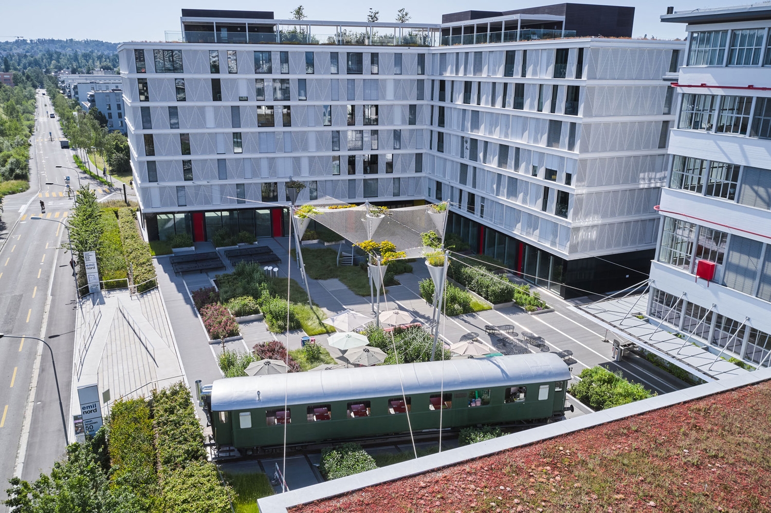 Stainless Steel Ropes in Oerlikon Green Shade Roof