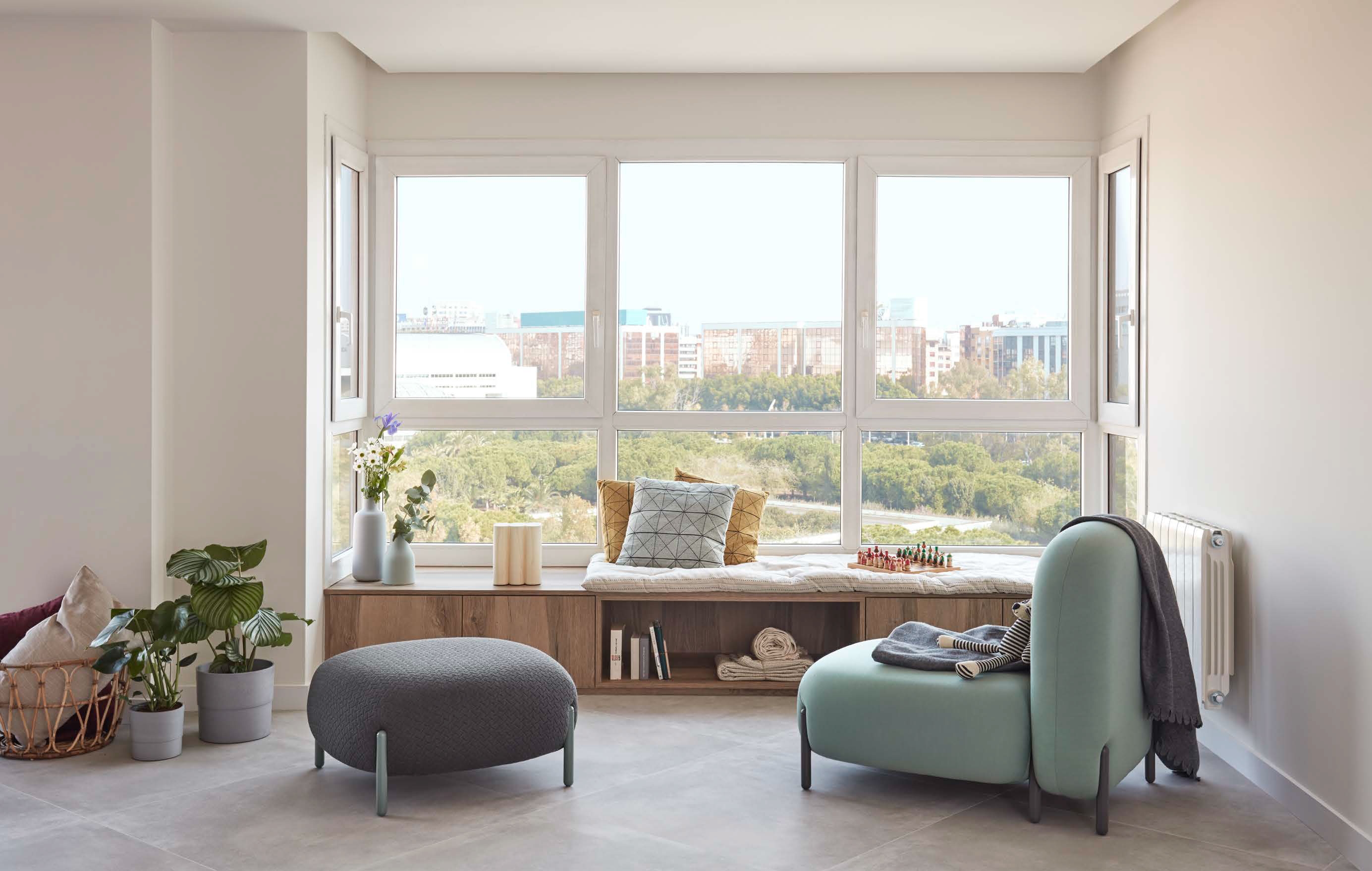 Sofa and Pouf | BALLOON