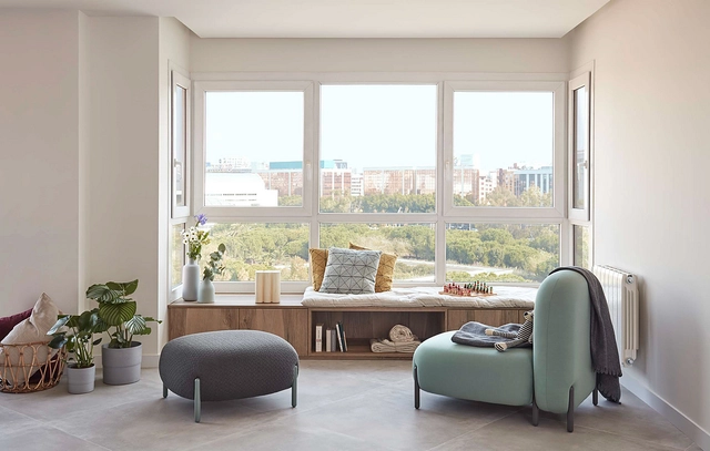 Sofa and Pouf | BALLOON