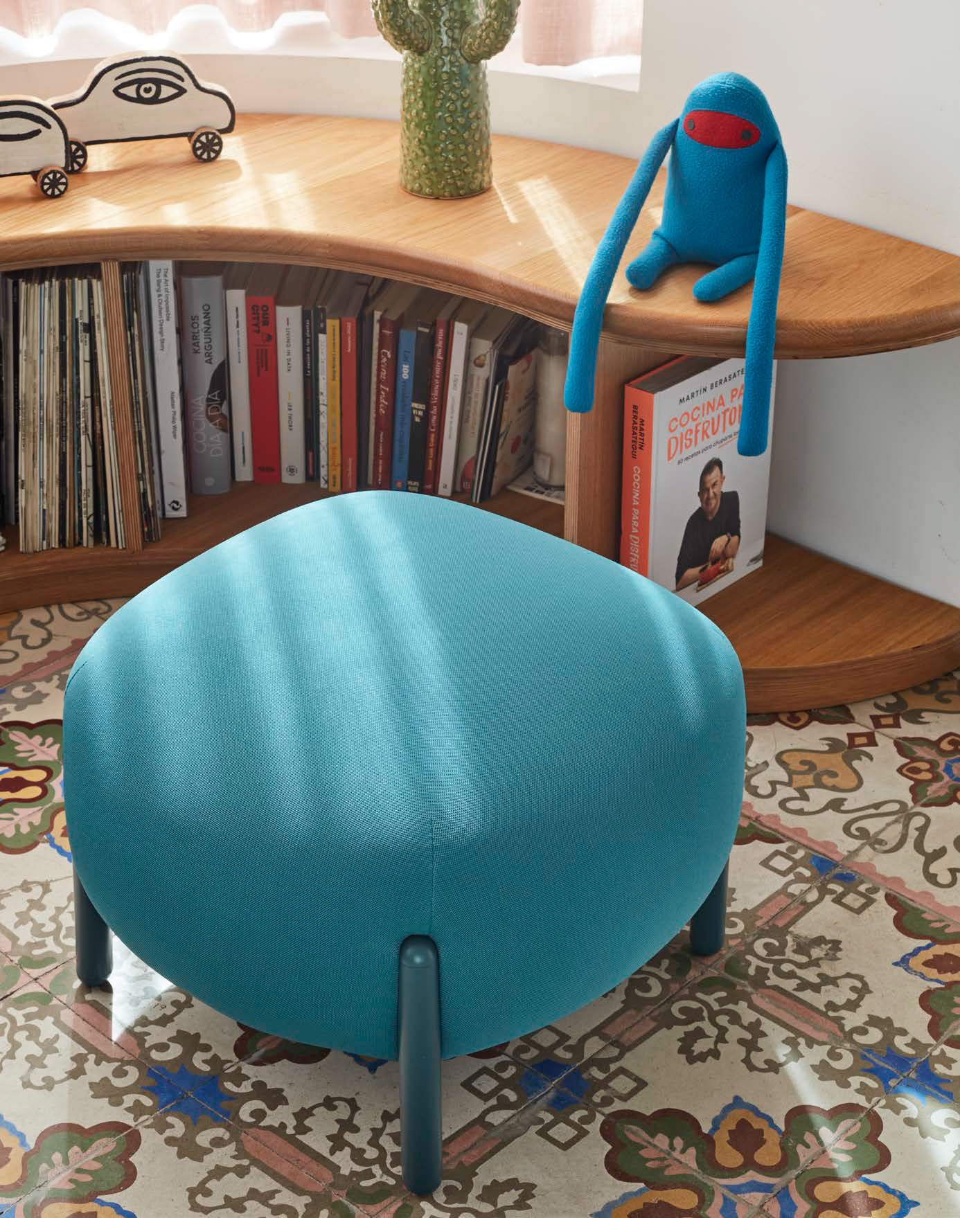 Sofa and Pouf | BALLOON