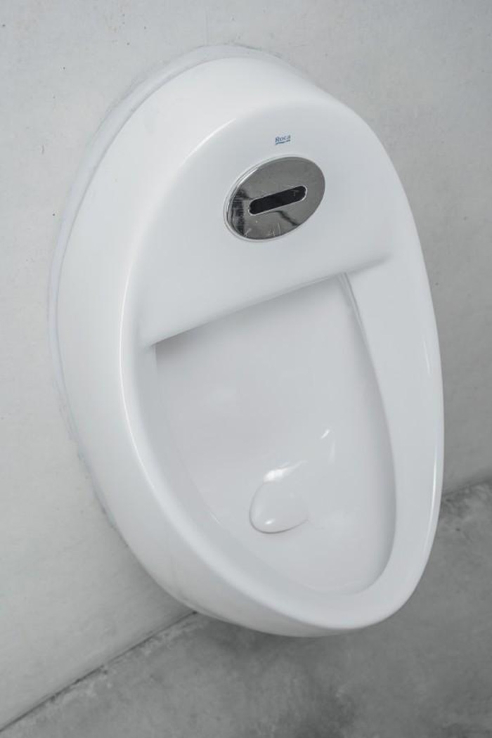 Modern Bathrooms in Cloudscape Library, Haikou