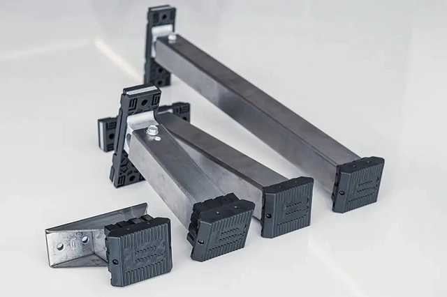 Hitch cladding attachment