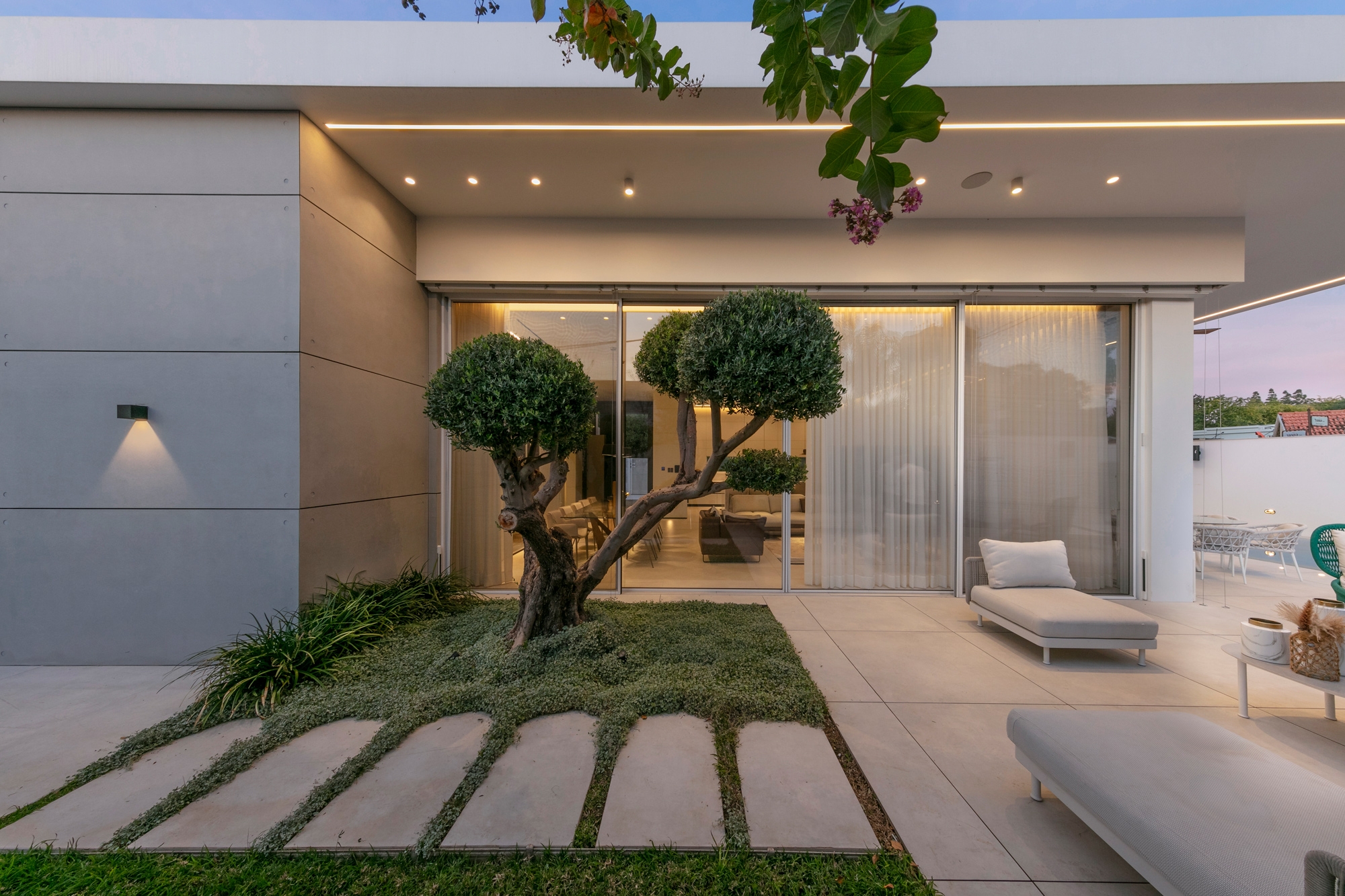 Minimal Sliding System – Motion 51