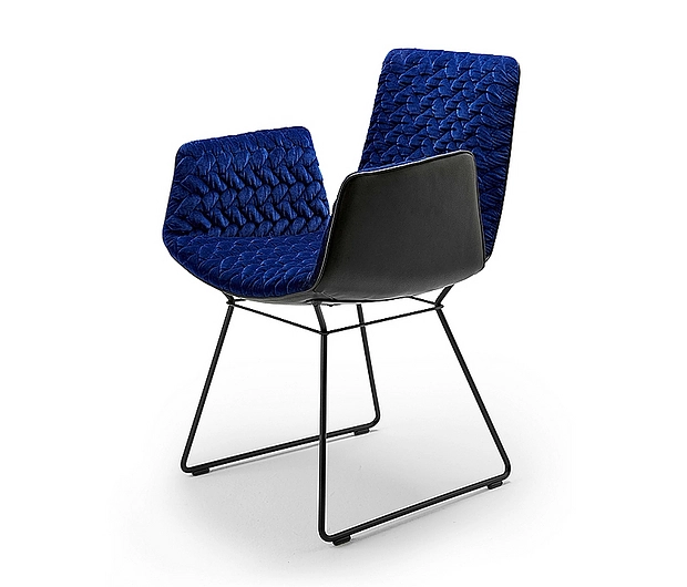 Armchair High - Amelie