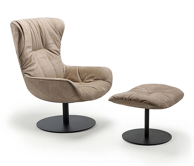 Wingback Chair - Central Leg