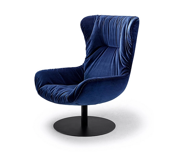 Wingback Chair - Central Leg