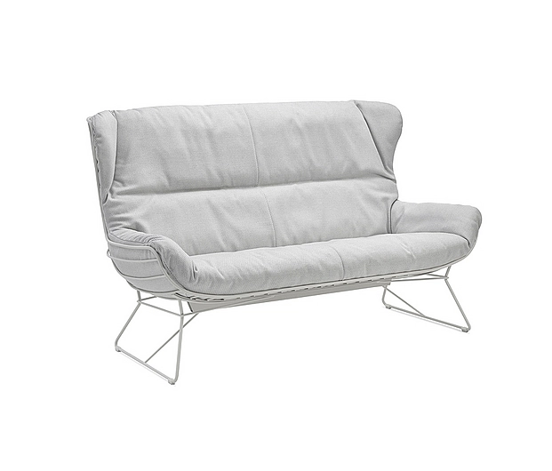 Wingback Couch - Leyasol