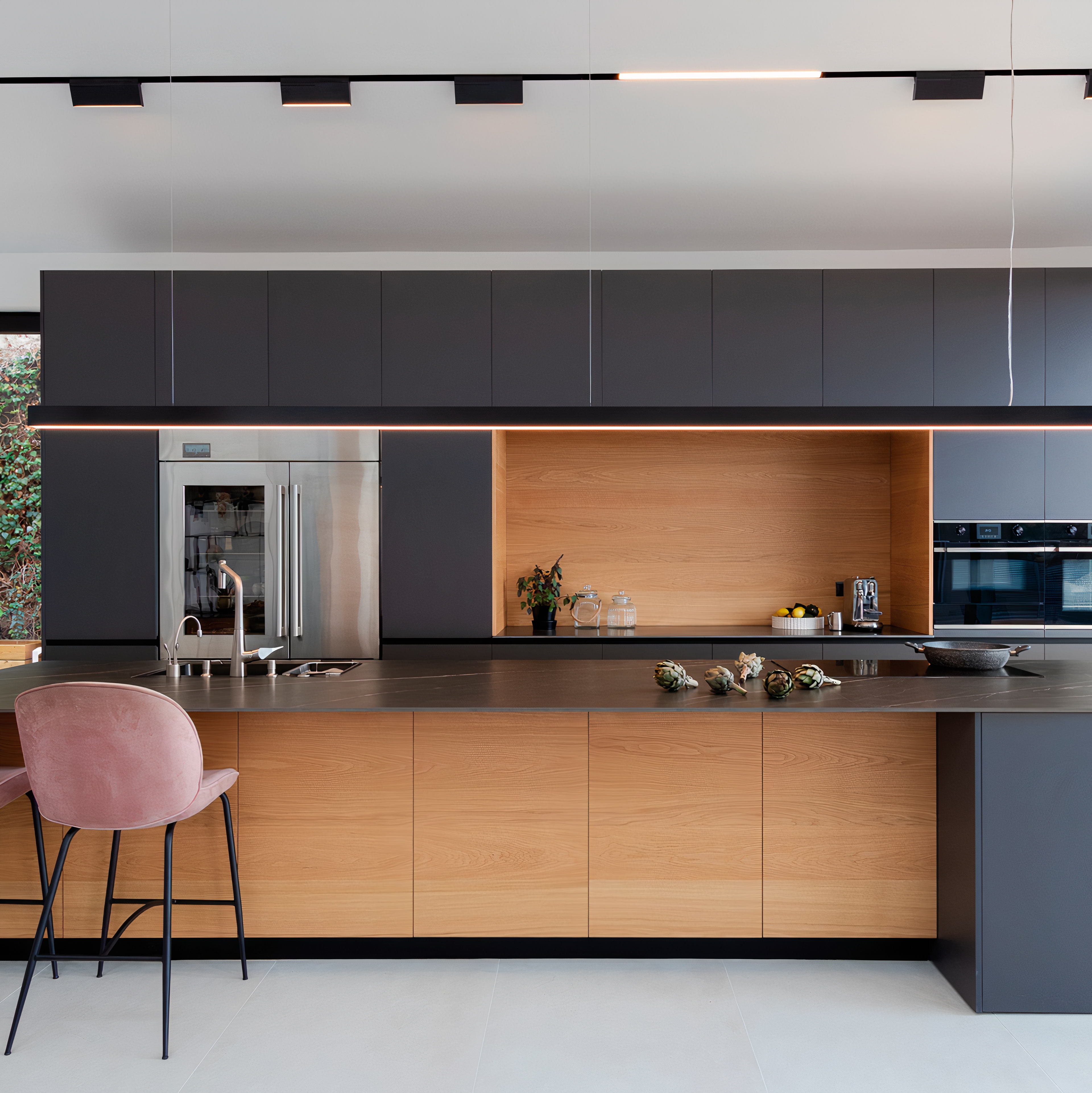 Magnetic Linear Lights