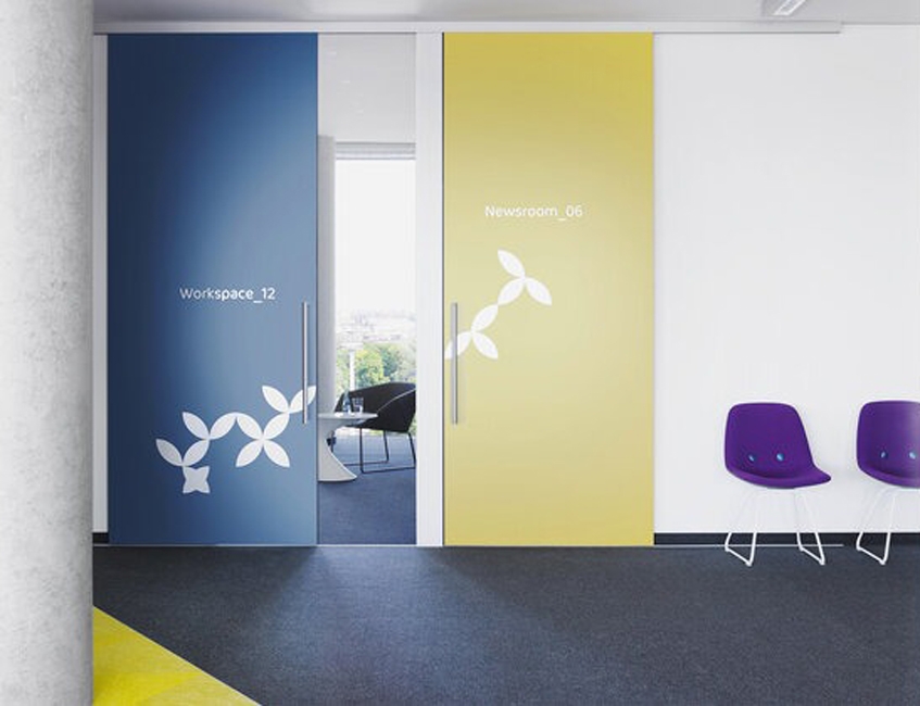 Sliding Door Partition at hmmh multimediahaus AG