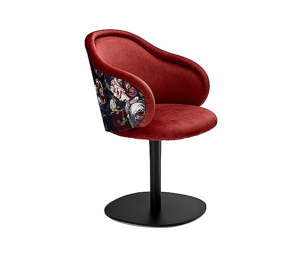 Curved Armchair - Ona