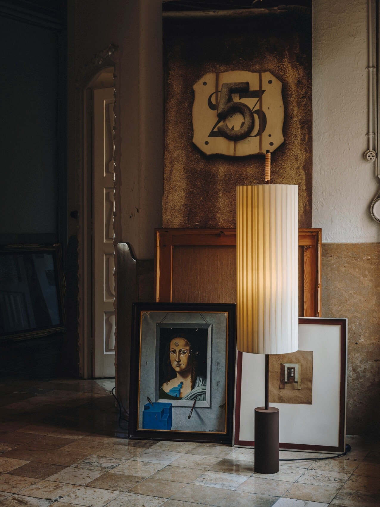 Floor Lamps - Dórica