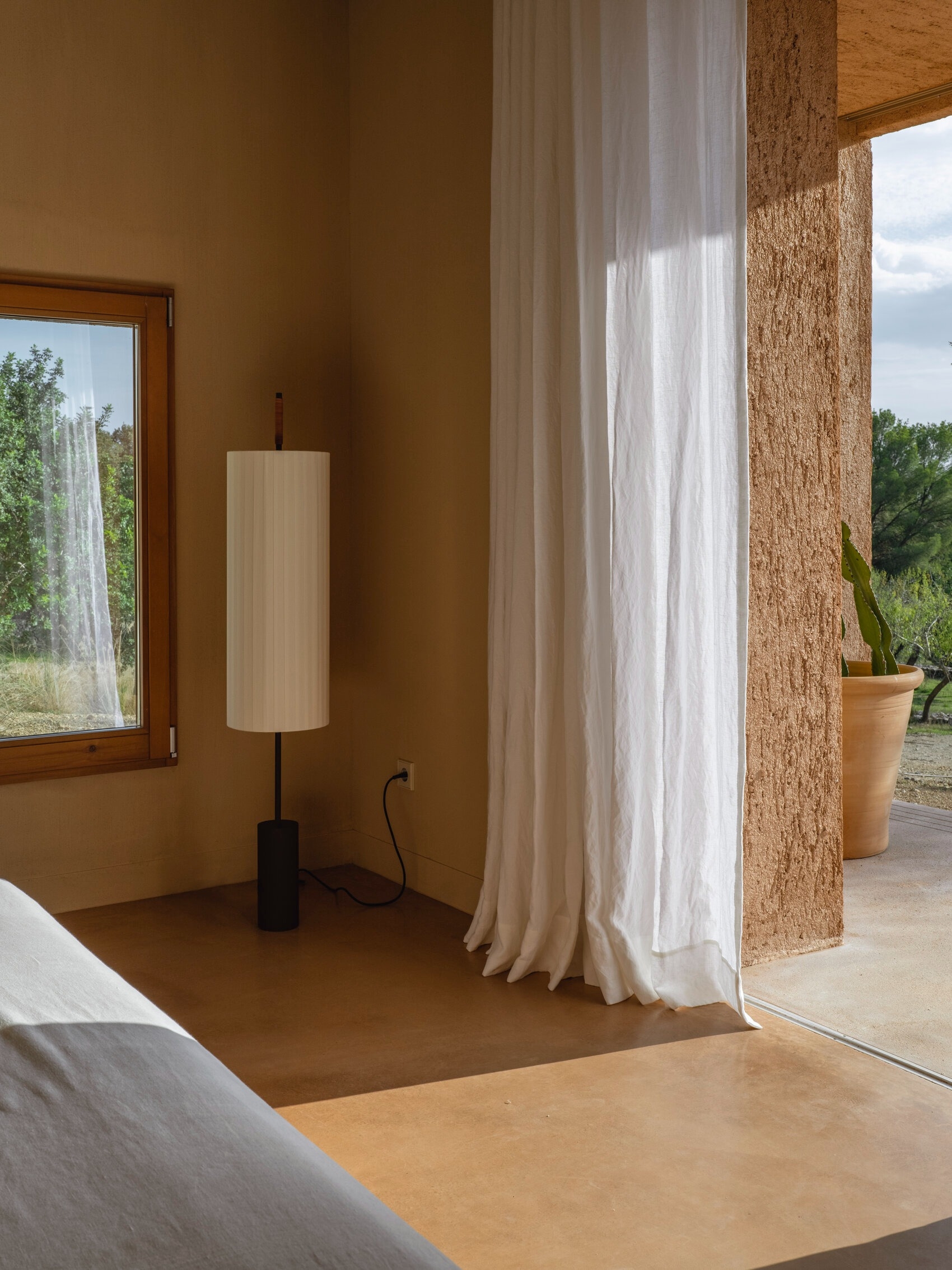 Floor Lamps - Dórica