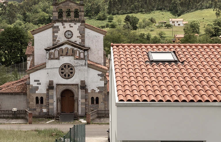 Interlocking Tile Roof at Xatera House