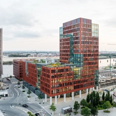 Modular Tile Facade at the Edge ElbSide