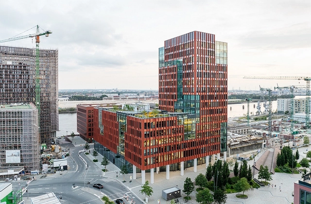 Modular Tile Facade at the Edge ElbSide