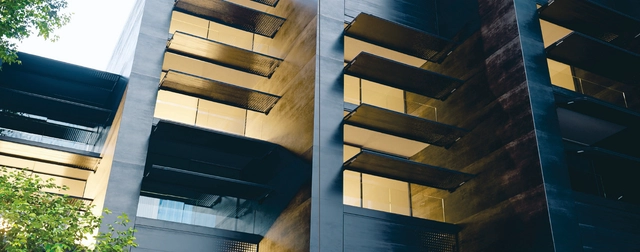 Kinetic Facade Shading, Vertical Pivot Shading System - Motion 10810