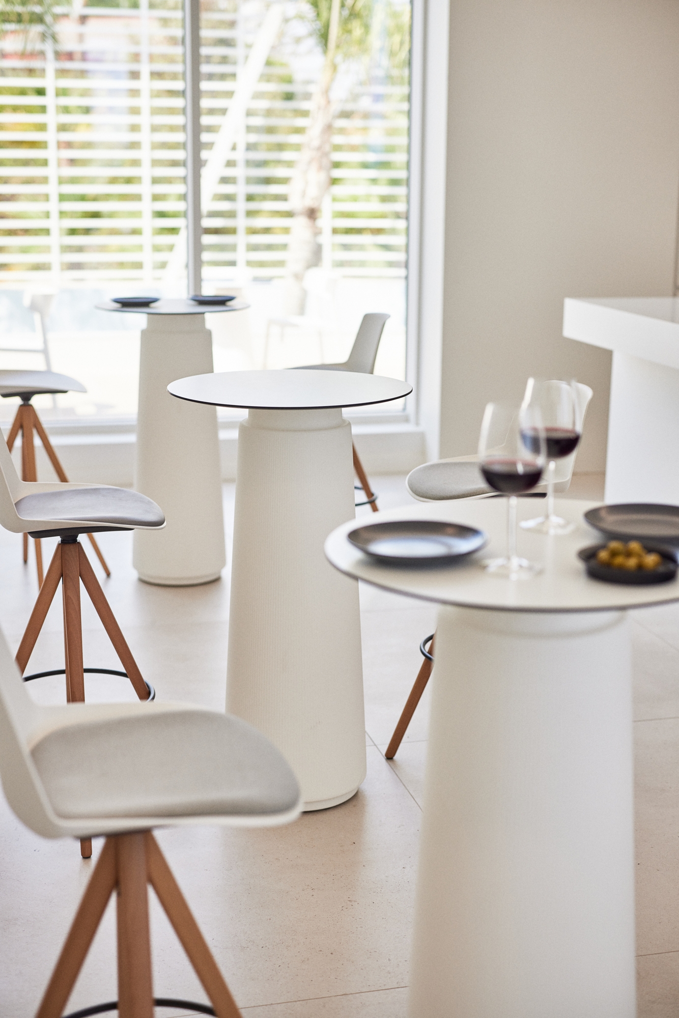 Tables - Dorik Series