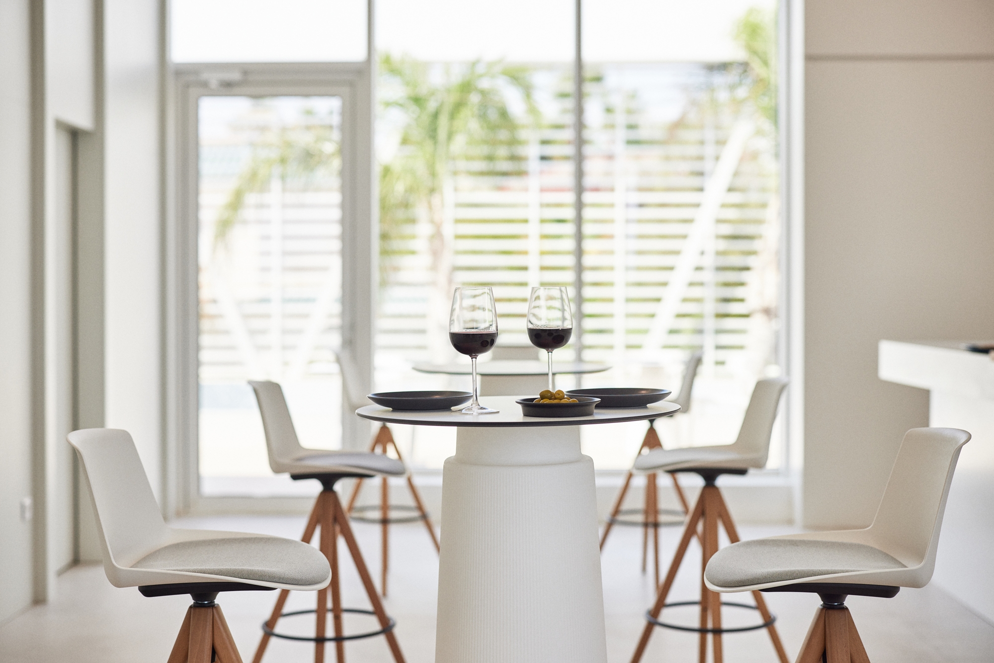 Tables - Dorik Series