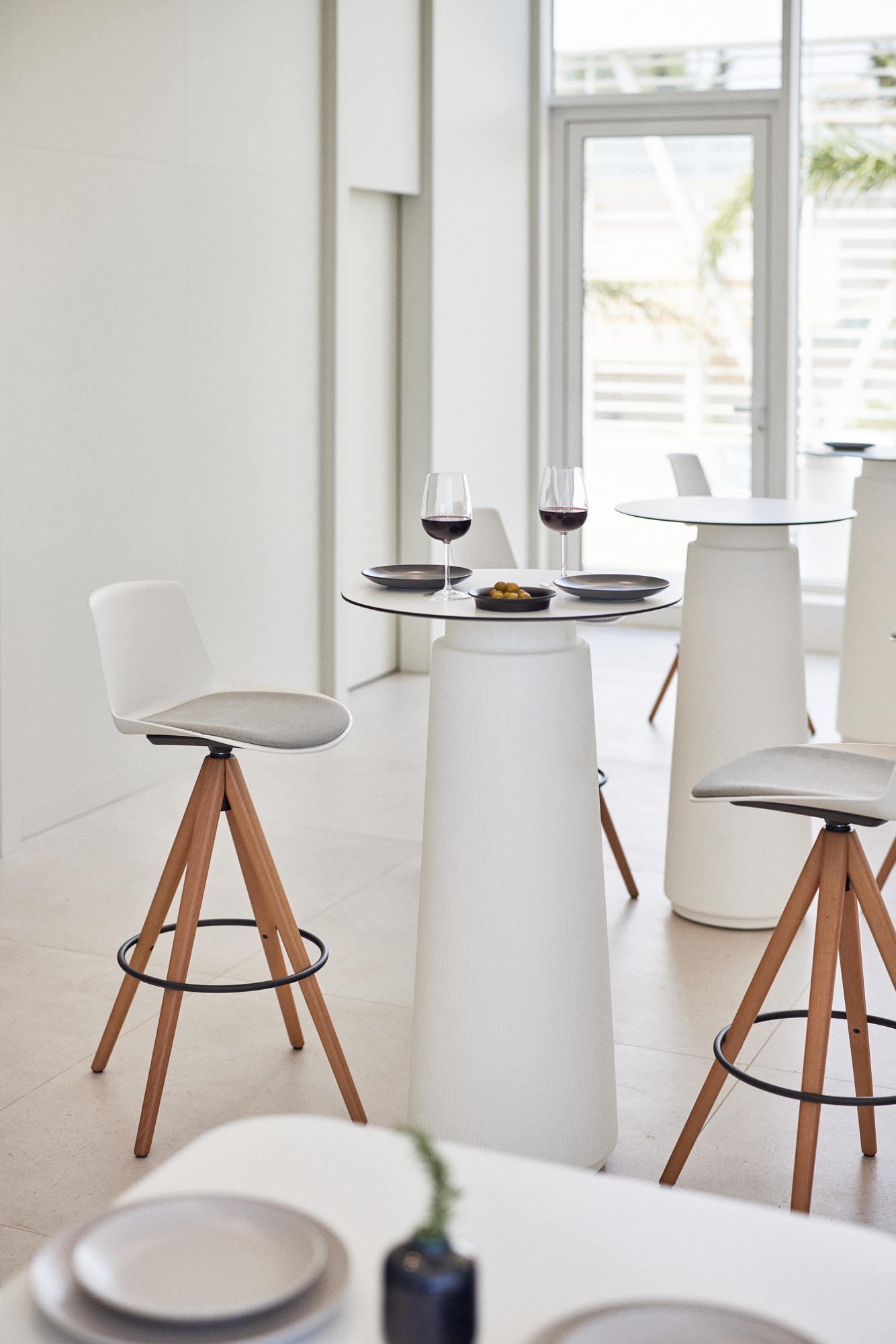 Tables - Dorik Series