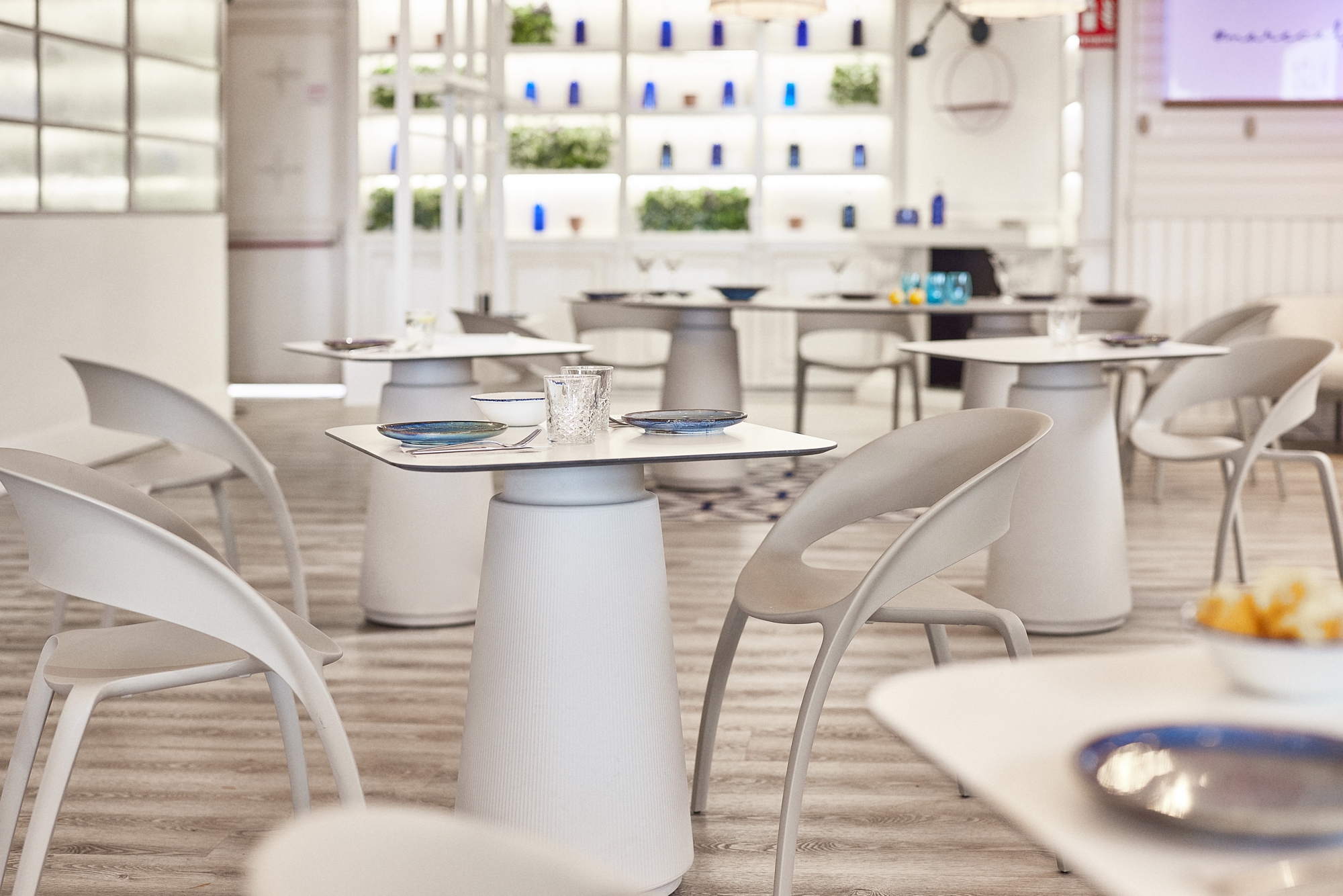 Tables - Dorik Series