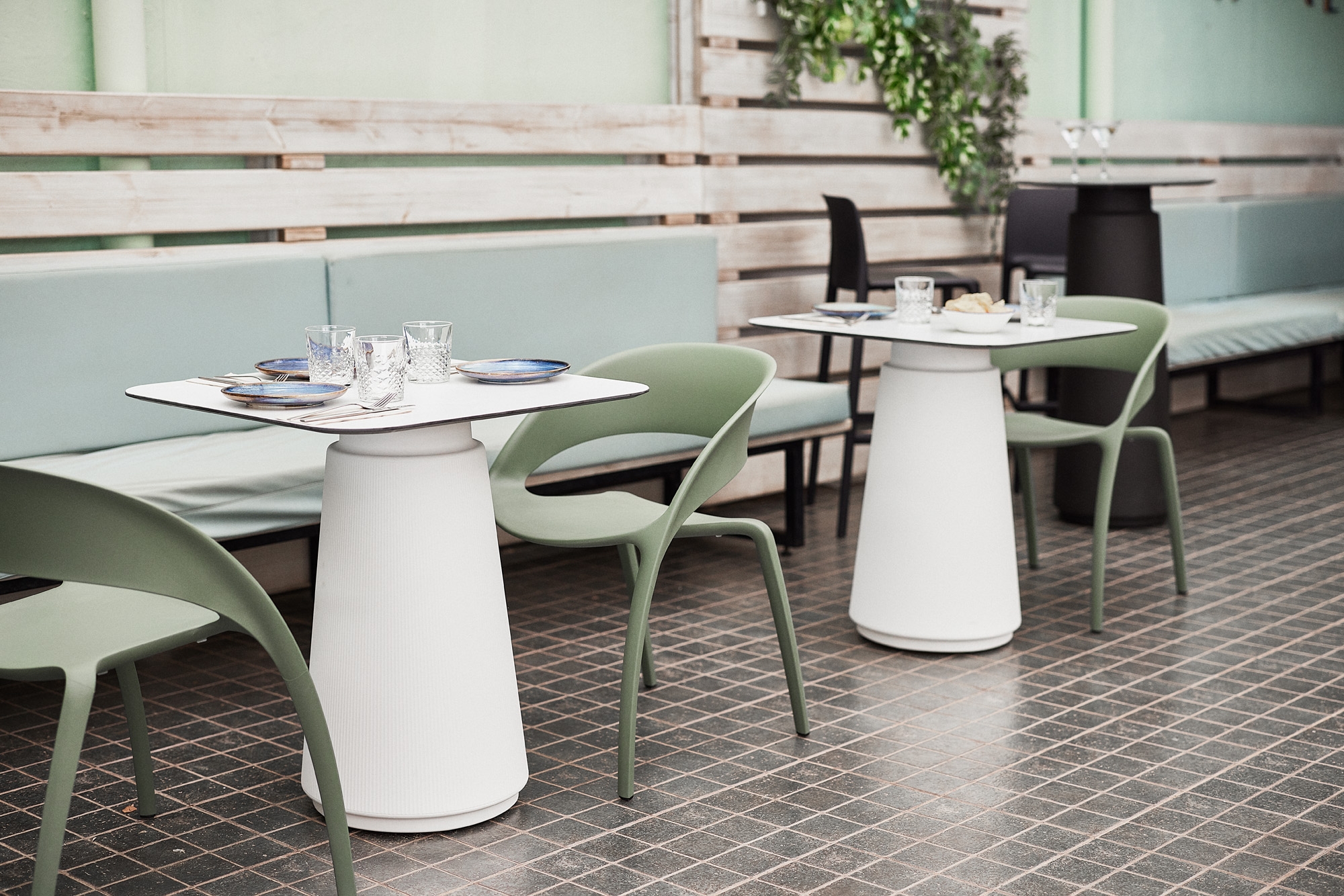 Tables - Dorik Series