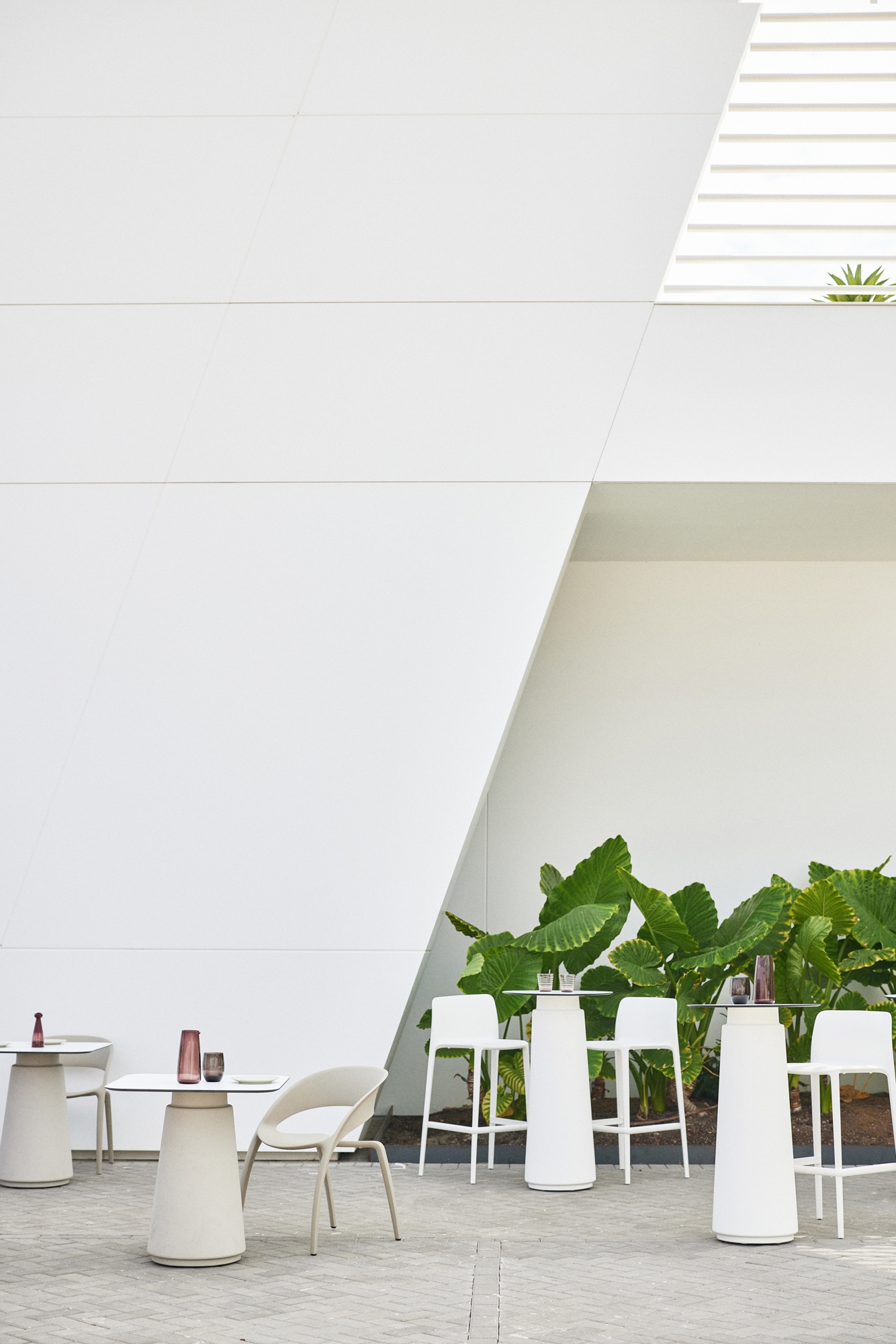 Tables - Dorik Series